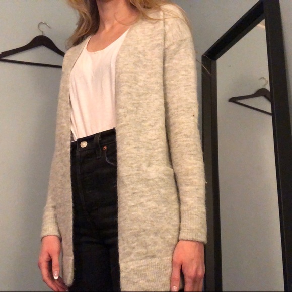 Wilfred Grey Cardigan from Aritzia - Picture 5 of 5